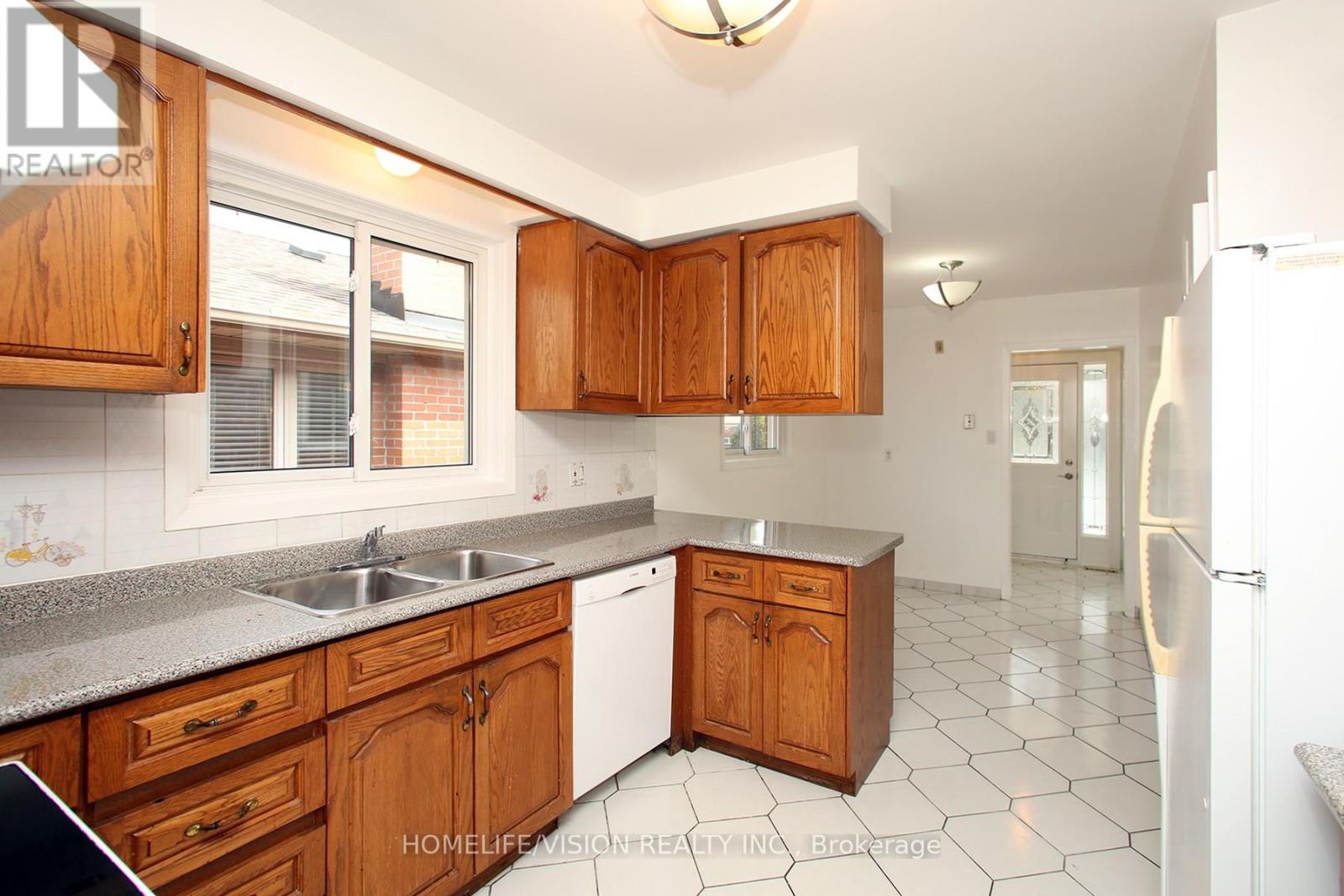 64 Orangewood Crescent, Toronto, Ontario  M1W 1C7 - Photo 14 - E12815436