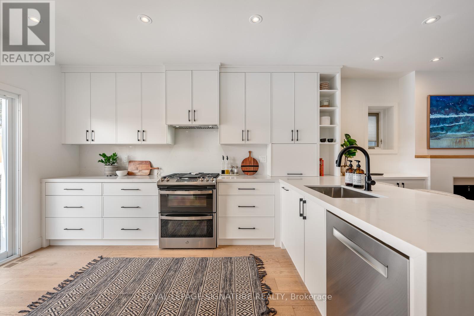 268 Kenilworth Avenue, Toronto, Ontario  M4L 3S8 - Photo 16 - E12815610