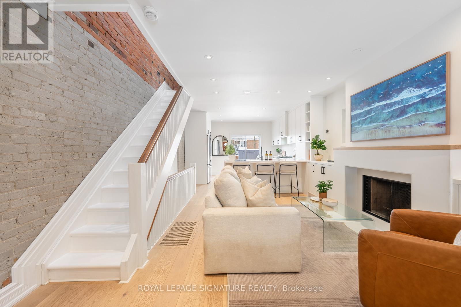 268 Kenilworth Avenue, Toronto, Ontario  M4L 3S8 - Photo 6 - E12815610