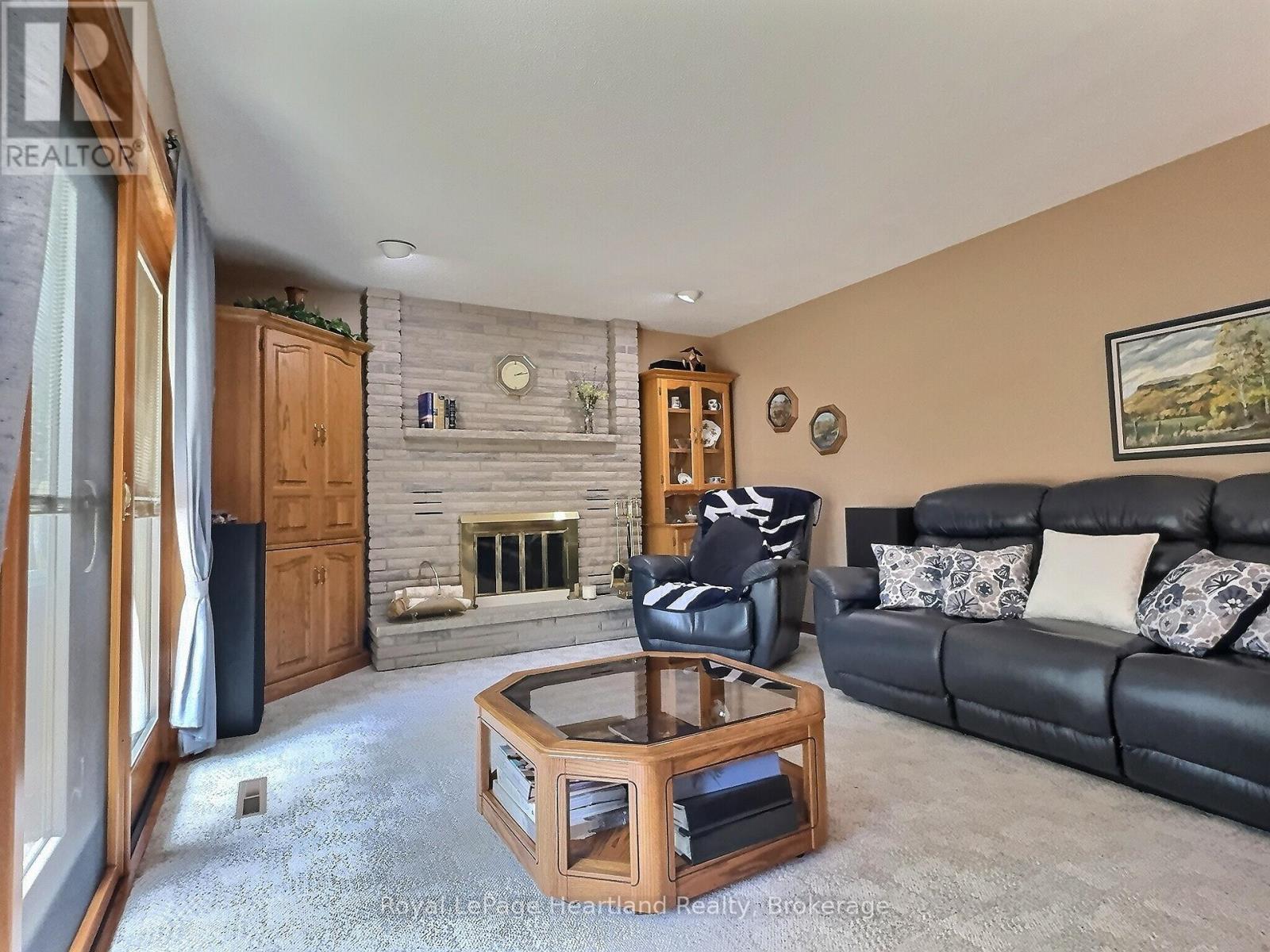 15 Kingscourt Crescent, South Huron, Ontario  N0M 1S1 - Photo 21 - X12317257