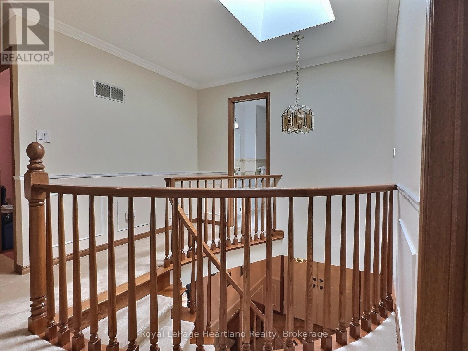 15 Kingscourt Crescent, South Huron, Ontario  N0M 1S1 - Photo 27 - X12317257