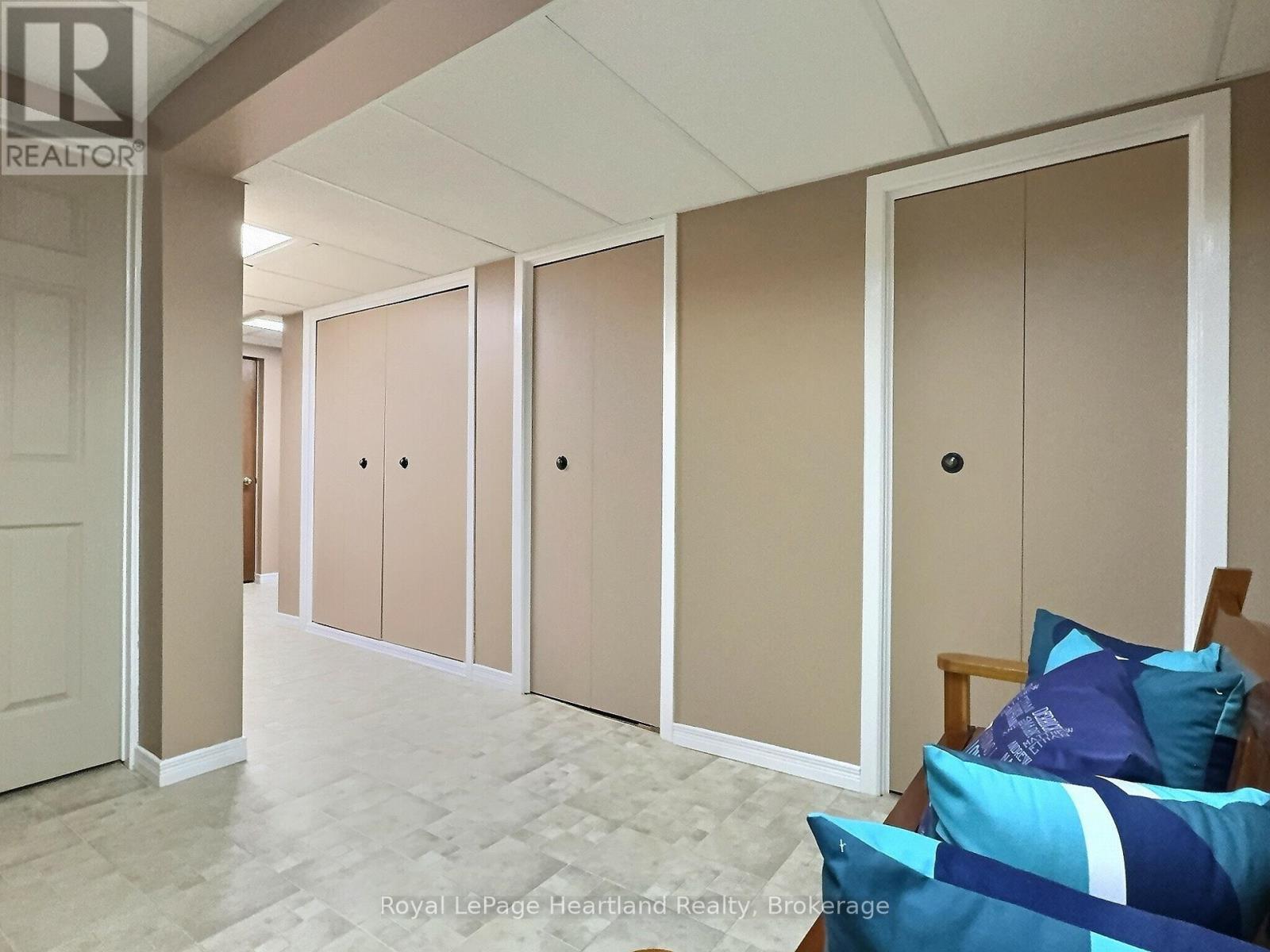 15 Kingscourt Crescent, South Huron, Ontario  N0M 1S1 - Photo 43 - X12317257