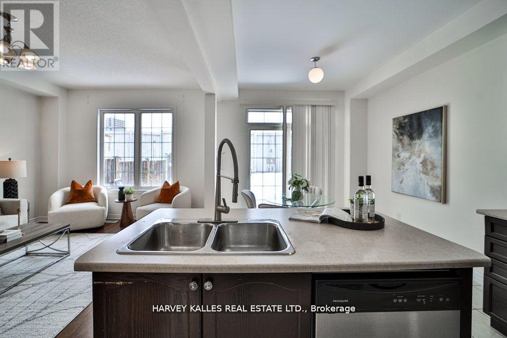 159 Hammersly Boulevard, Markham, Ontario  L6E 2C9 - Photo 7 - N12815398