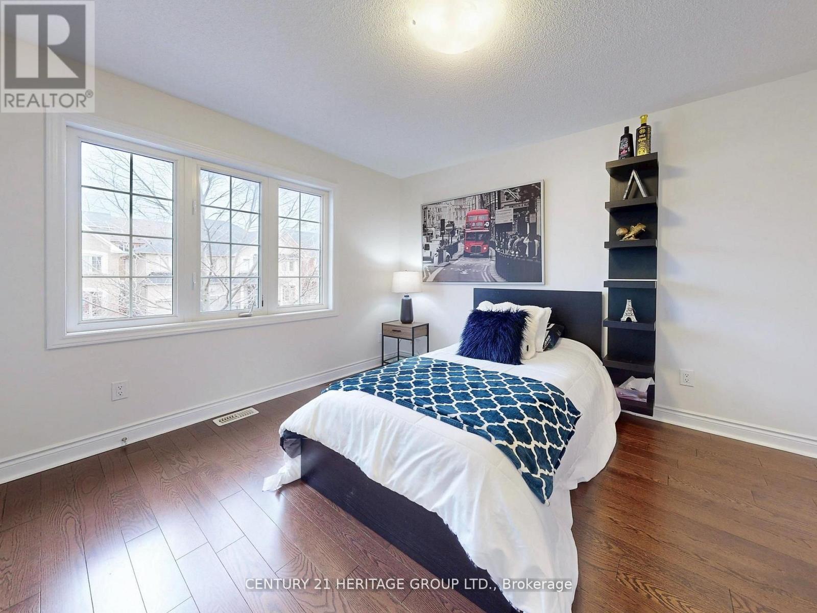 1062 Blackhall Crescent, Newmarket, Ontario  L3X 0B3 - Photo 35 - N12815462