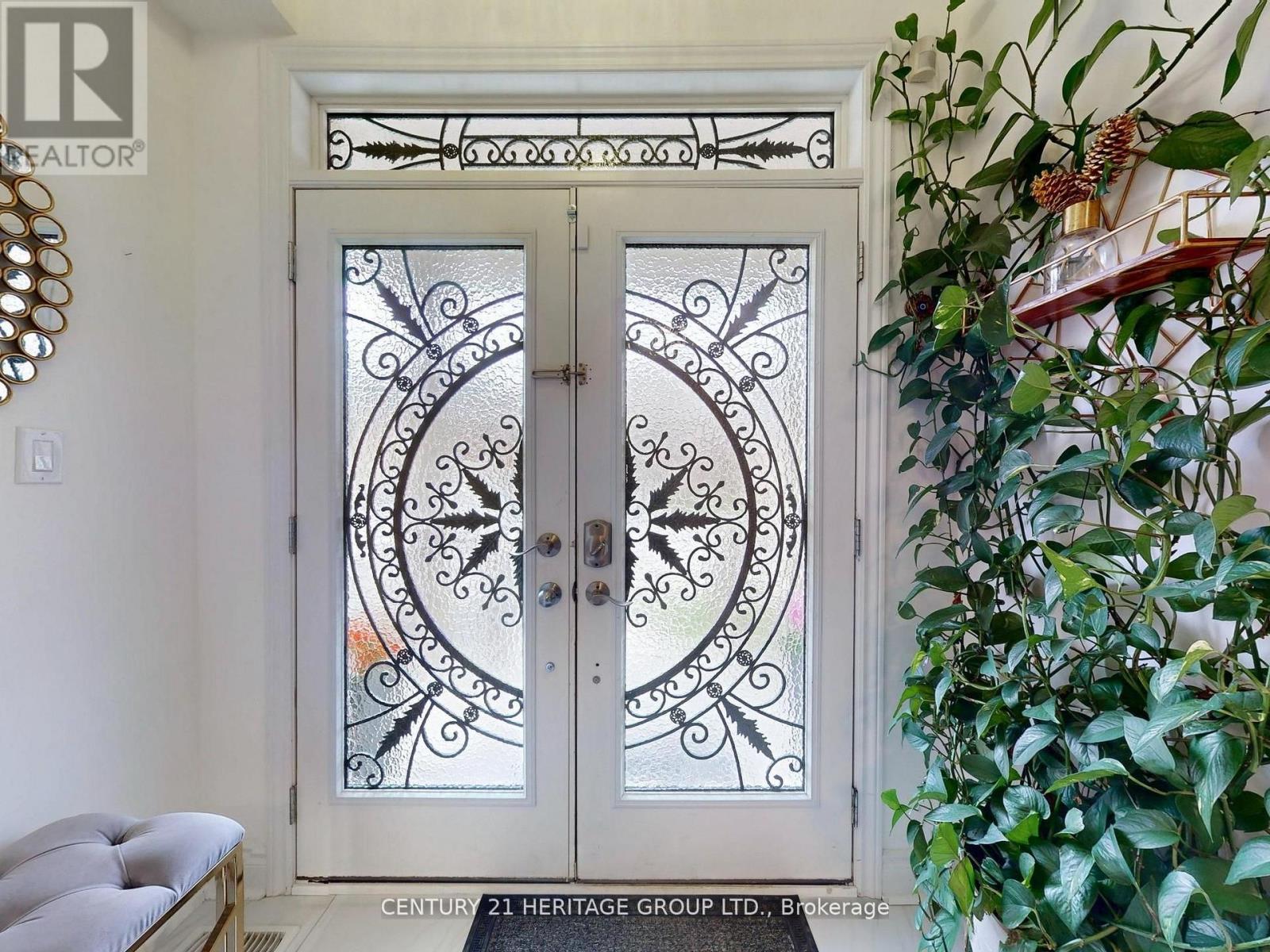 1062 Blackhall Crescent, Newmarket, Ontario  L3X 0B3 - Photo 5 - N12815462