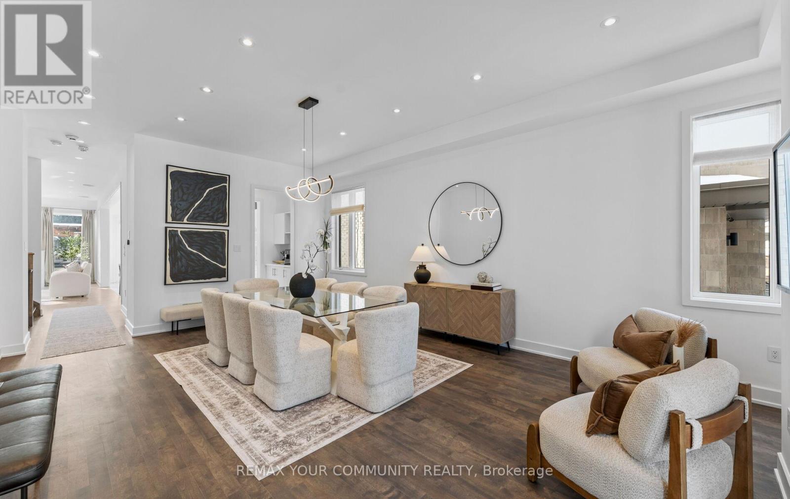 10 Kent Matthew Street, Richmond Hill (Oak Ridges), Ontario  L4E 1C9 - Photo 2 - N12815586