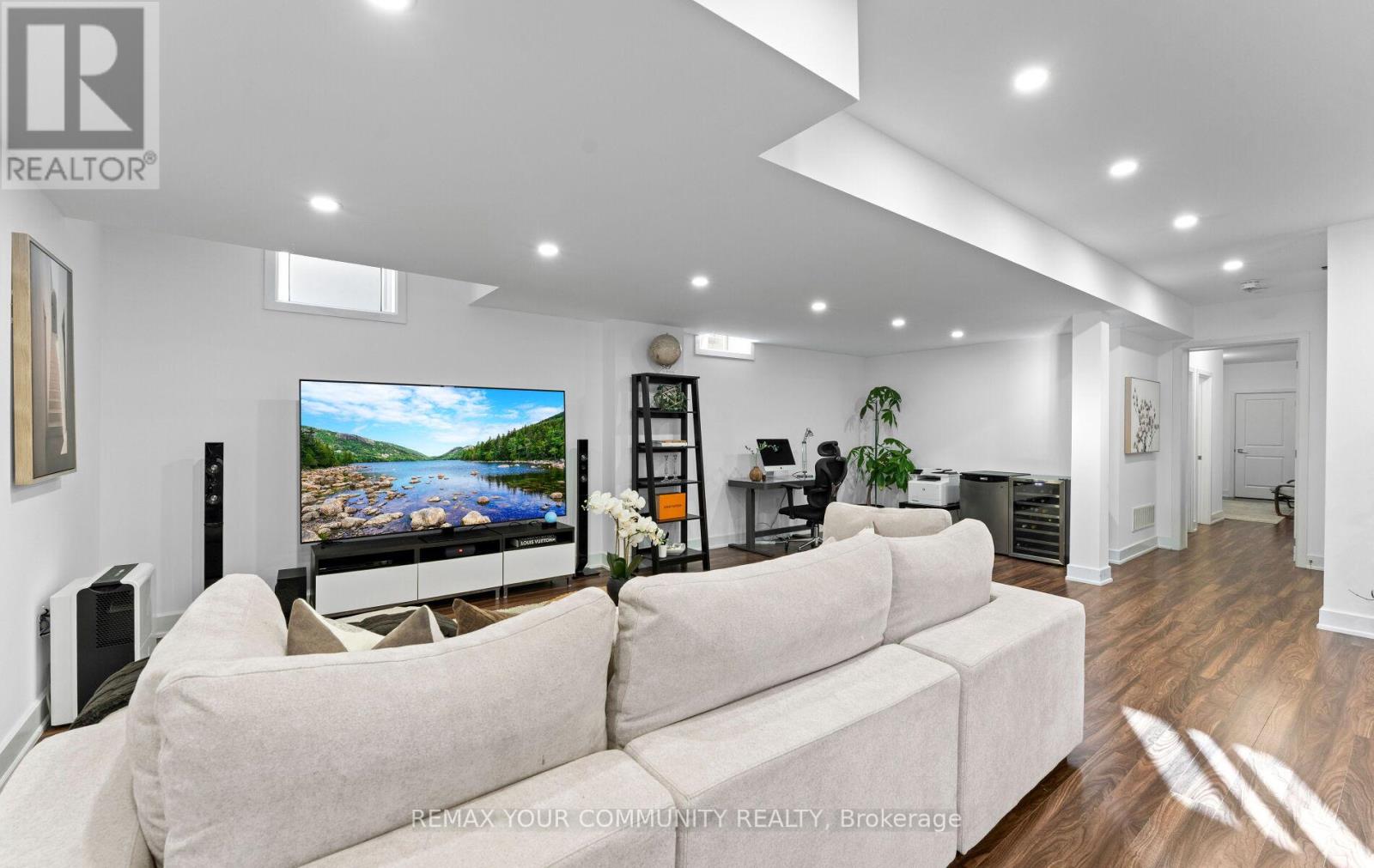 10 Kent Matthew Street, Richmond Hill (Oak Ridges), Ontario  L4E 1C9 - Photo 39 - N12815586