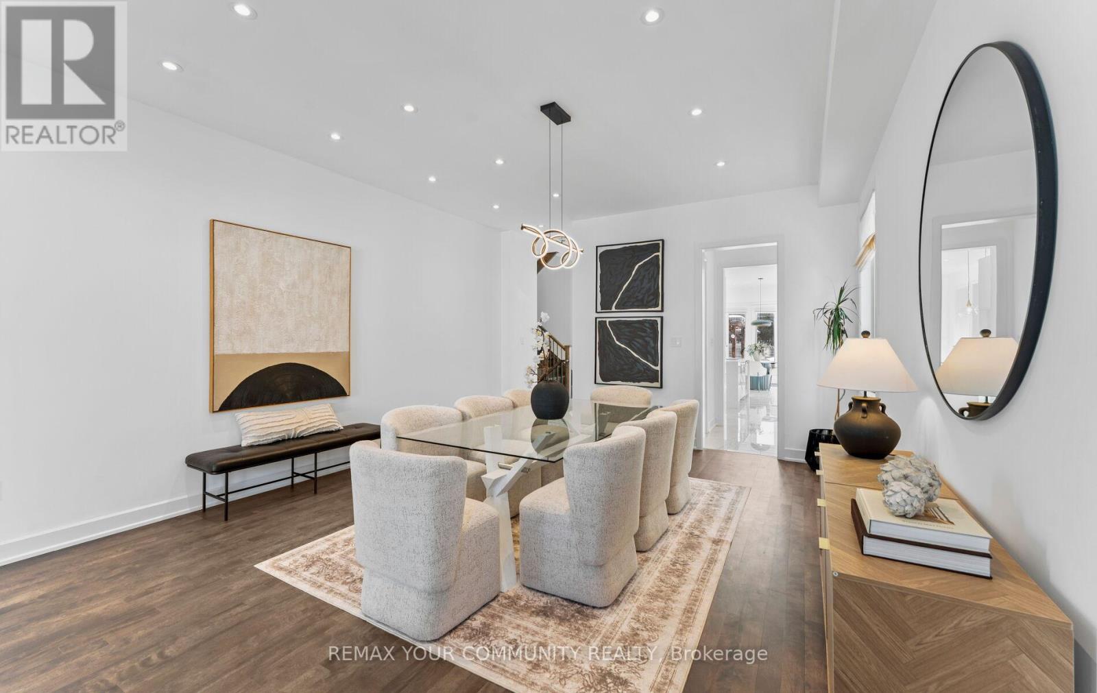 10 Kent Matthew Street, Richmond Hill (Oak Ridges), Ontario  L4E 1C9 - Photo 4 - N12815586