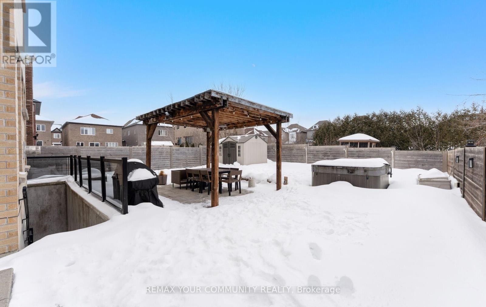 10 Kent Matthew Street, Richmond Hill (Oak Ridges), Ontario  L4E 1C9 - Photo 44 - N12815586