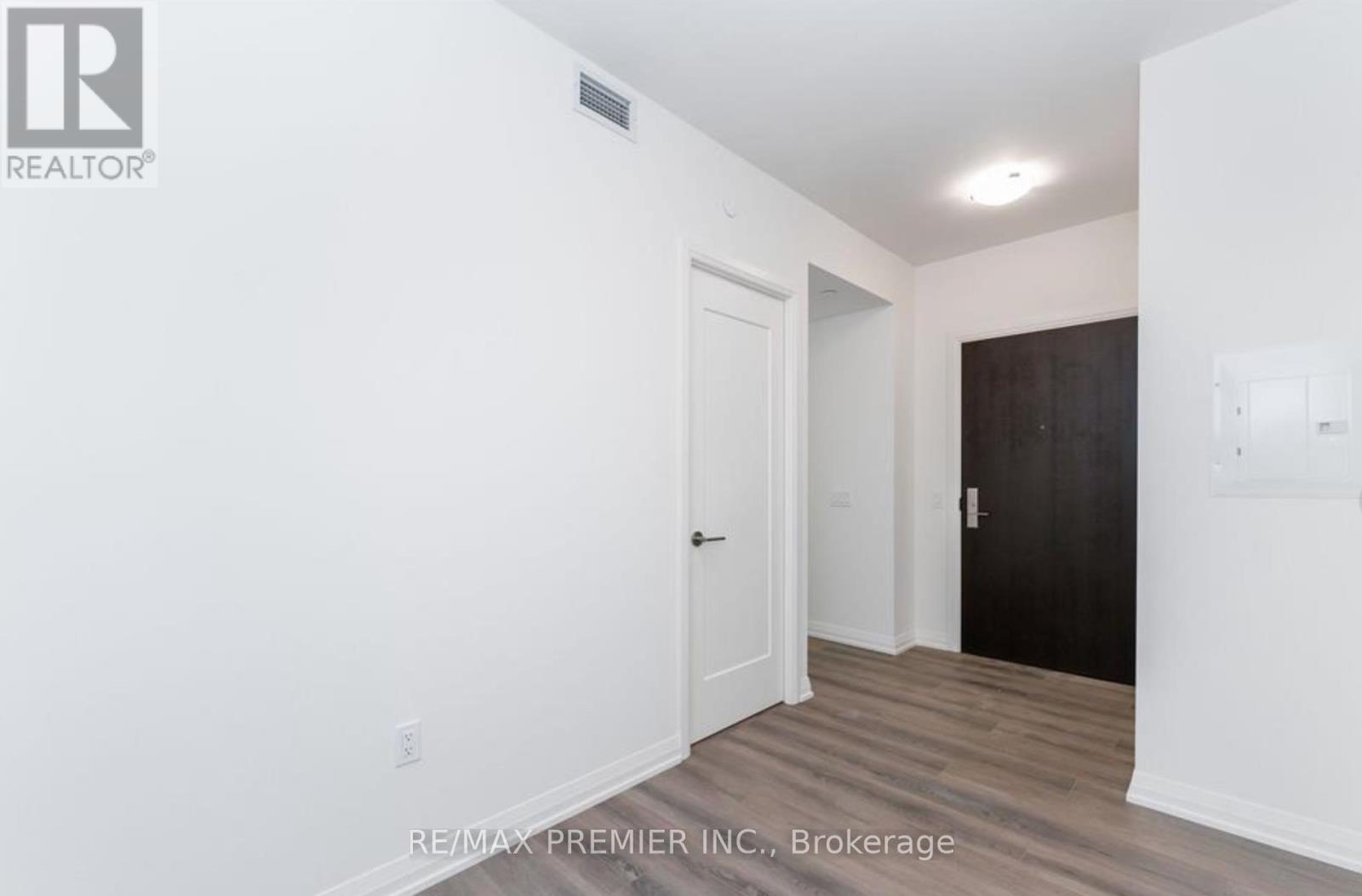 308 - 9000 Jane Street, Vaughan (Vellore Village), Ontario  L4K 0M6 - Photo 2 - N12815606