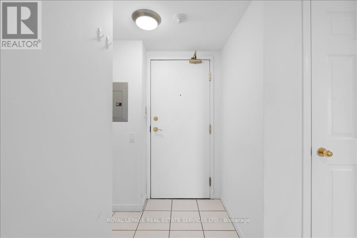 1909 - 8 Hillcrest Avenue, Toronto, Ontario  M2N 6Y6 - Photo 10 - C12805358