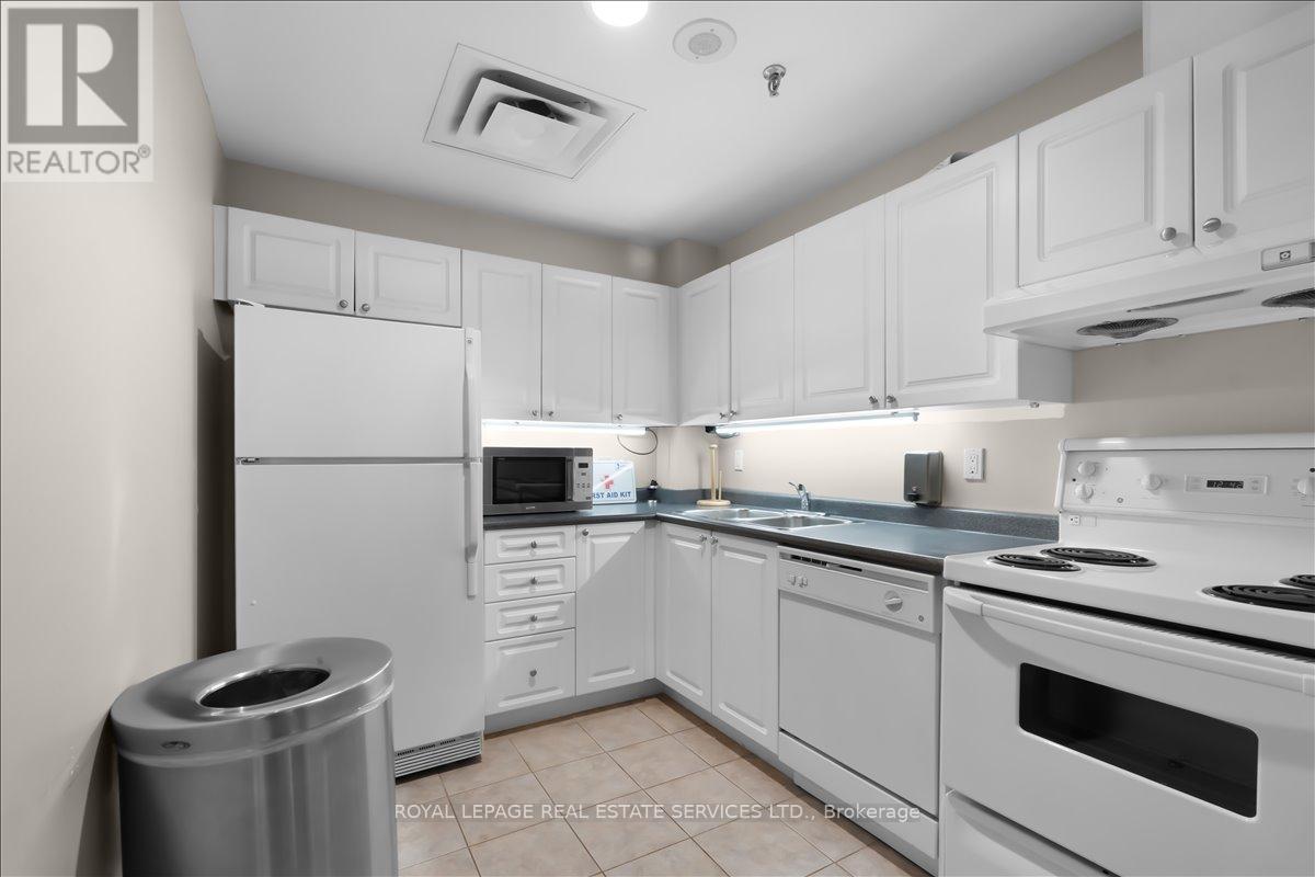 1909 - 8 Hillcrest Avenue, Toronto, Ontario  M2N 6Y6 - Photo 31 - C12805358