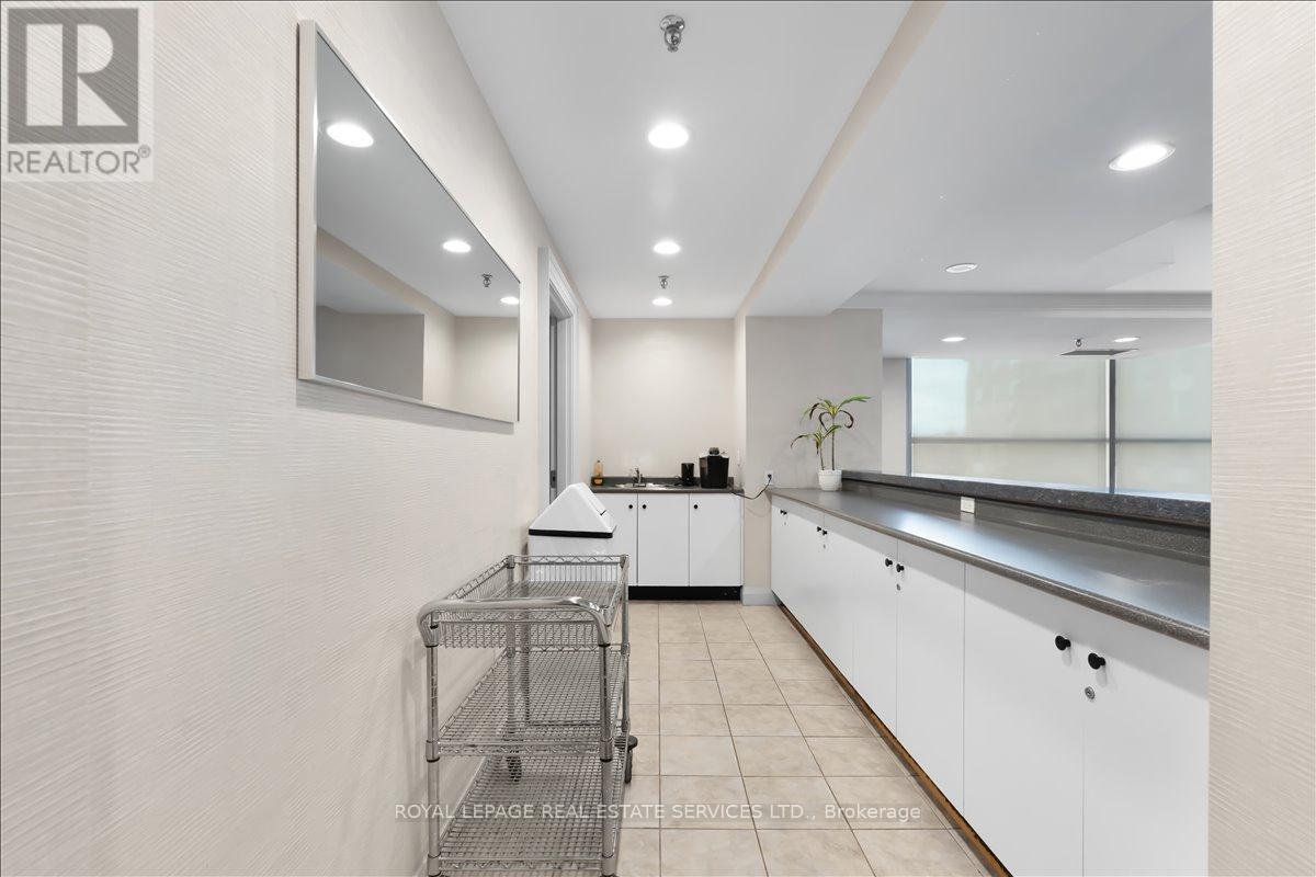 1909 - 8 Hillcrest Avenue, Toronto, Ontario  M2N 6Y6 - Photo 32 - C12805358