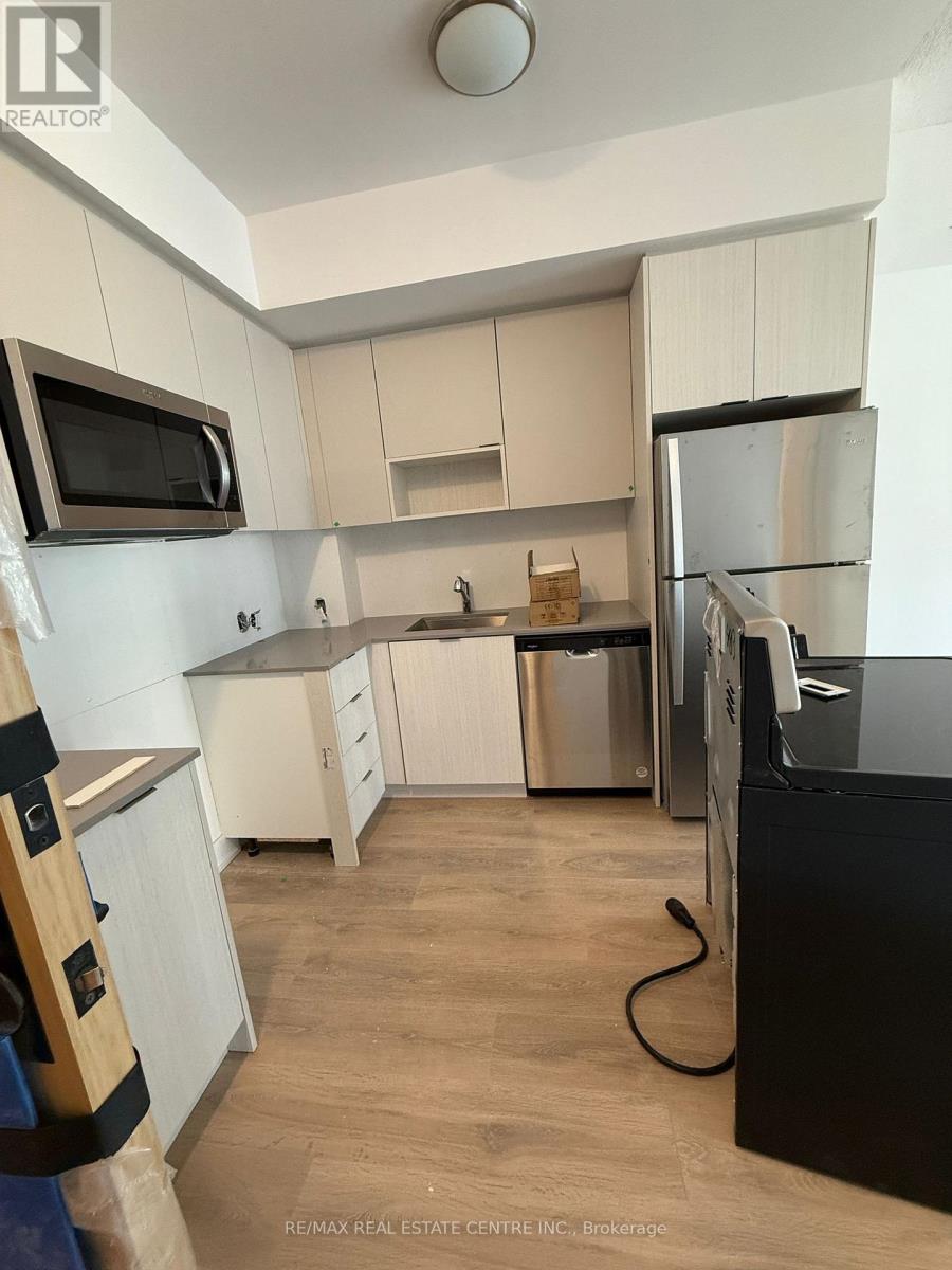 403 - 204 Burnhamthorpe Road E, Mississauga, Ontario  L5A 4L4 - Photo 11 - W12815396