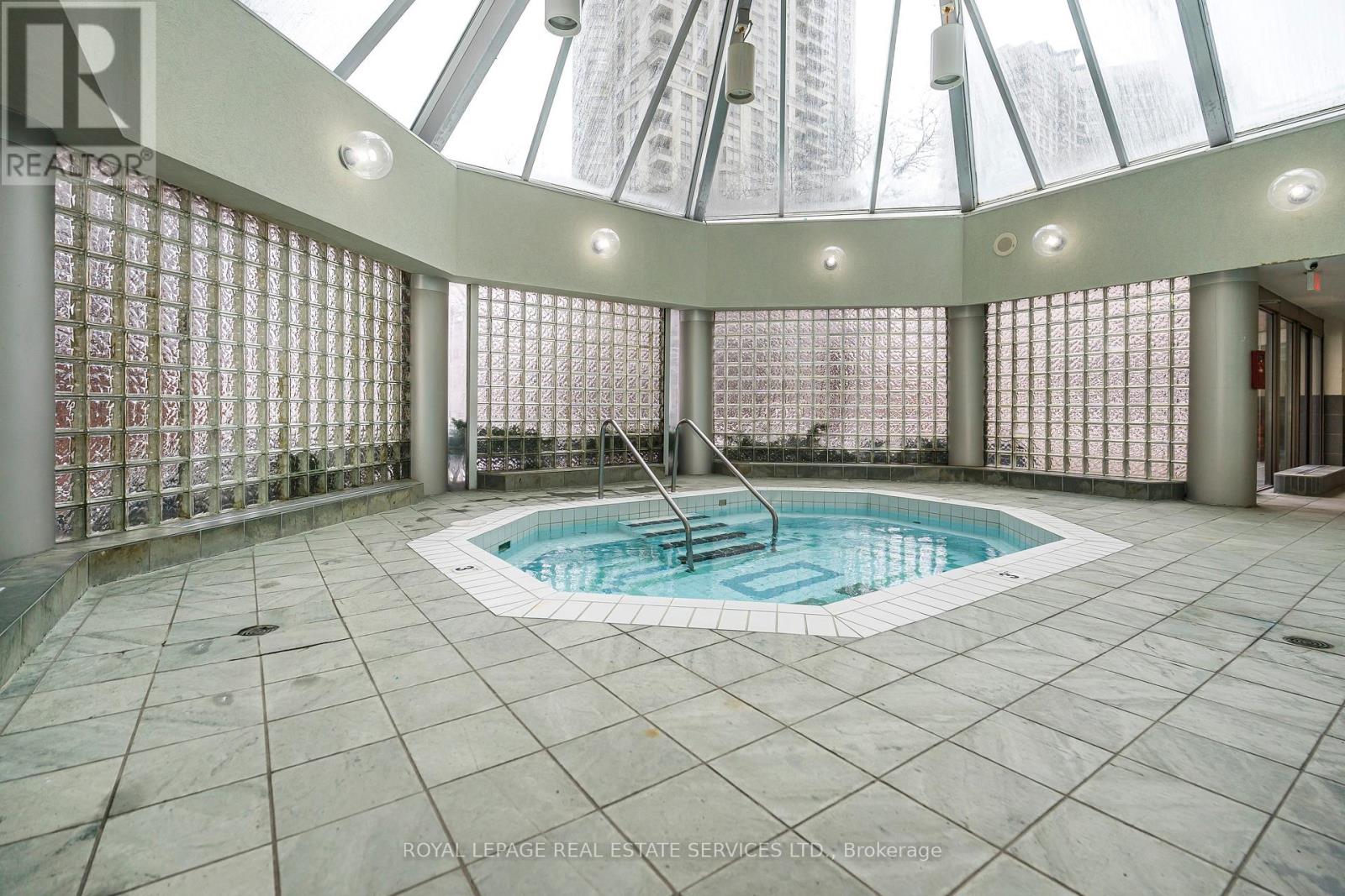 1201e - 325 Webb Drive, Mississauga, Ontario  L5B 3Z9 - Photo 26 - W12815410