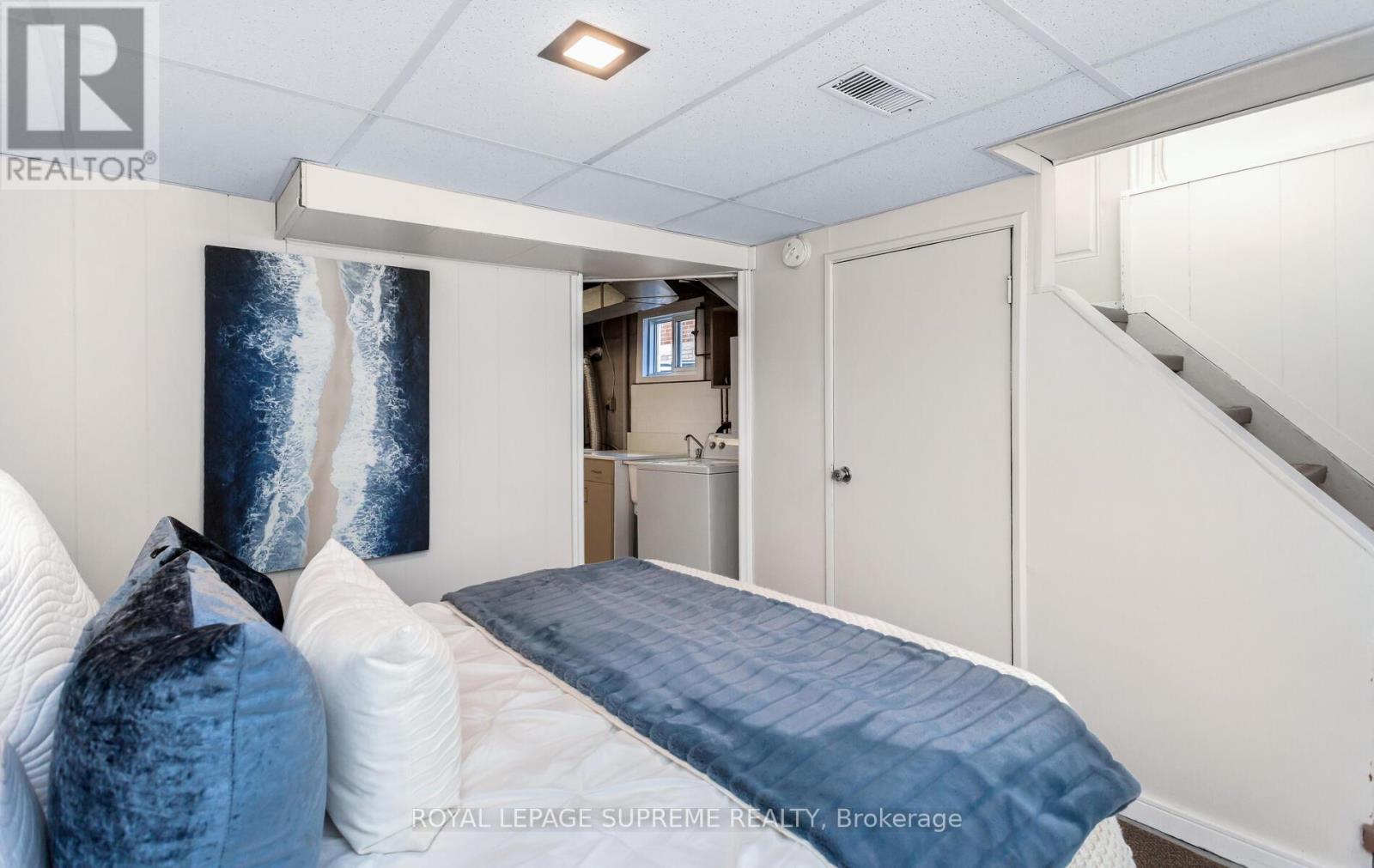 14 East Drive, Toronto, Ontario  M6N 2N7 - Photo 25 - W12815440