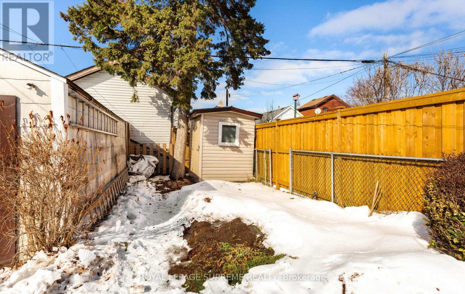 14 East Drive, Toronto, Ontario  M6N 2N7 - Photo 35 - W12815440