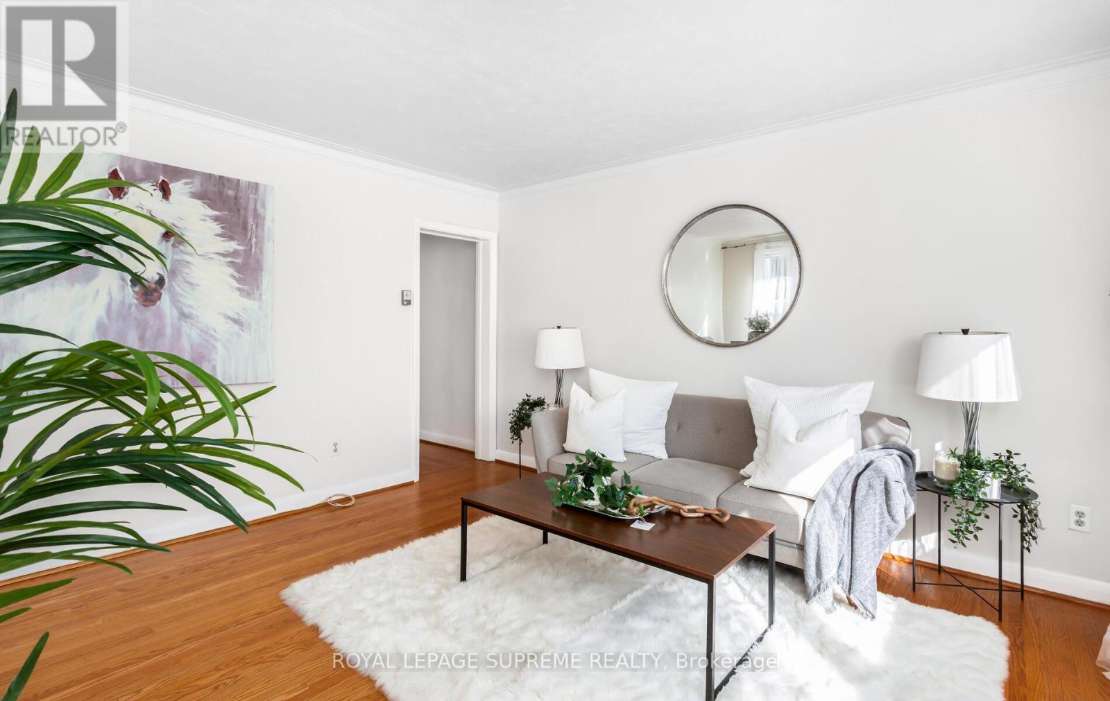 14 East Drive, Toronto, Ontario  M6N 2N7 - Photo 6 - W12815440