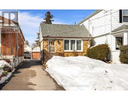 14 EAST DRIVE, Toronto, Ontario