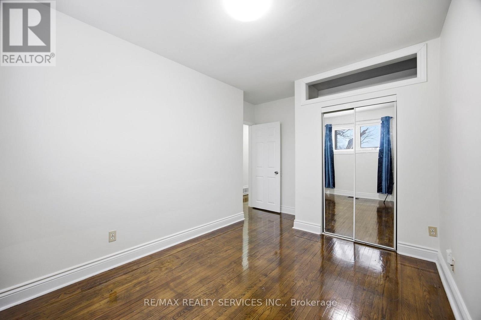 21 Radwinter Drive, Toronto (Thistletown-Beaumonde Heights), Ontario  M9V 1P7 - Photo 12 - W12815450
