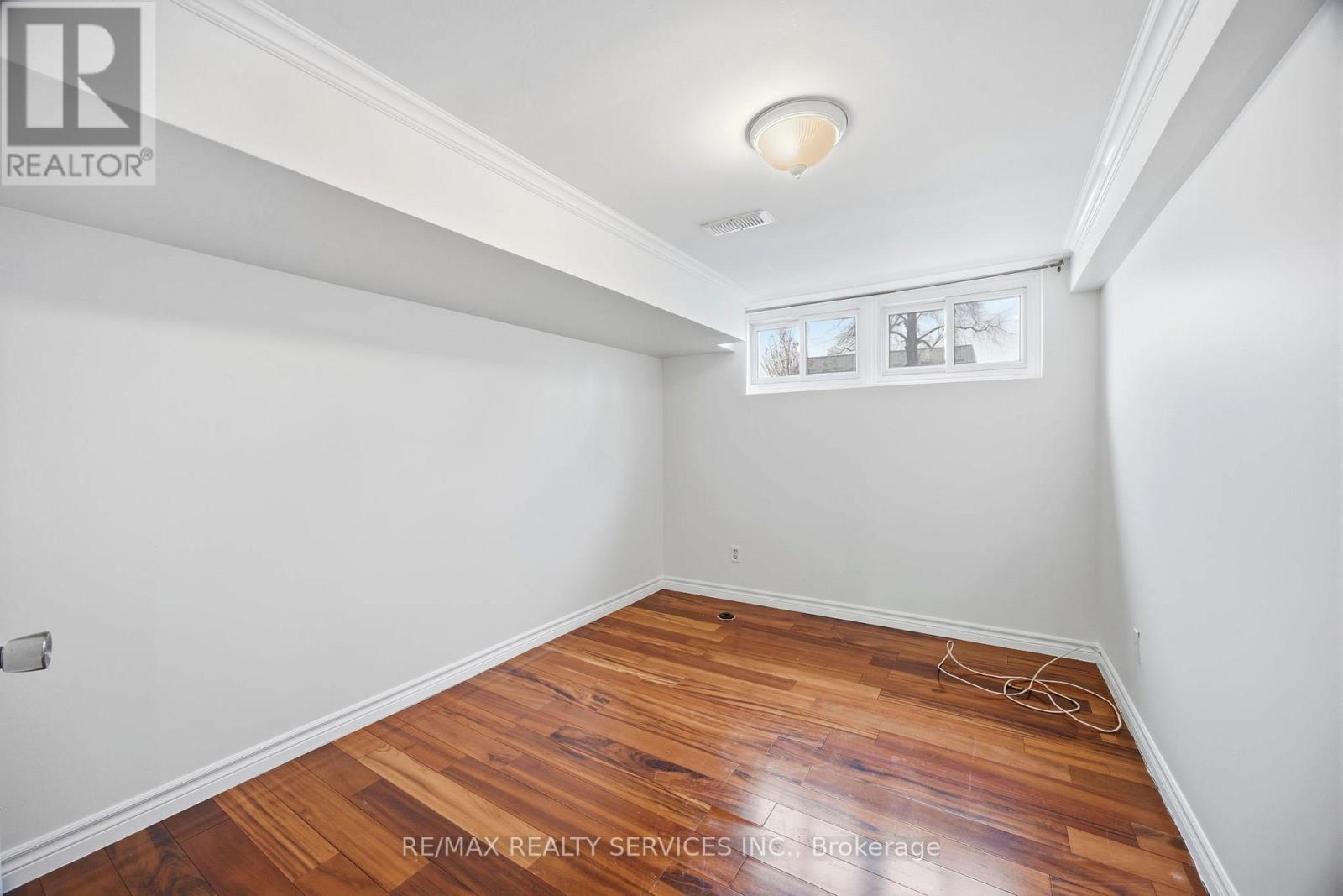 21 Radwinter Drive, Toronto (Thistletown-Beaumonde Heights), Ontario  M9V 1P7 - Photo 34 - W12815450