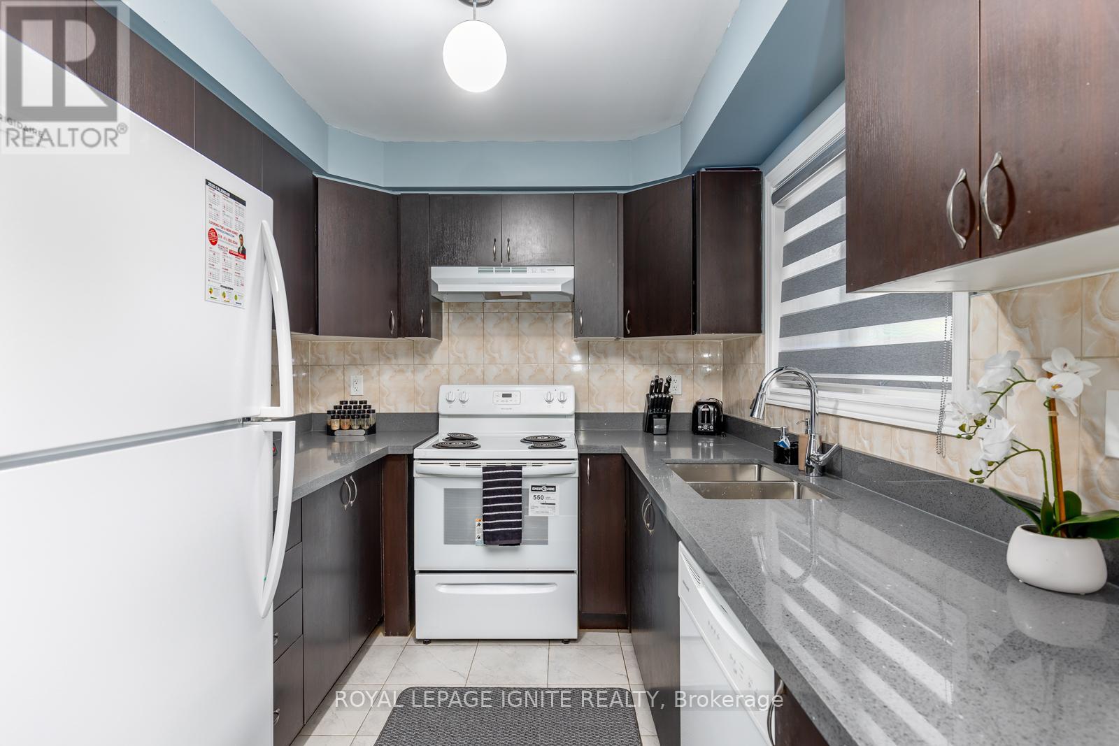 156 - 200 Veterans Drive, Brampton, Ontario  L7A 4S6 - Photo 7 - W12815456