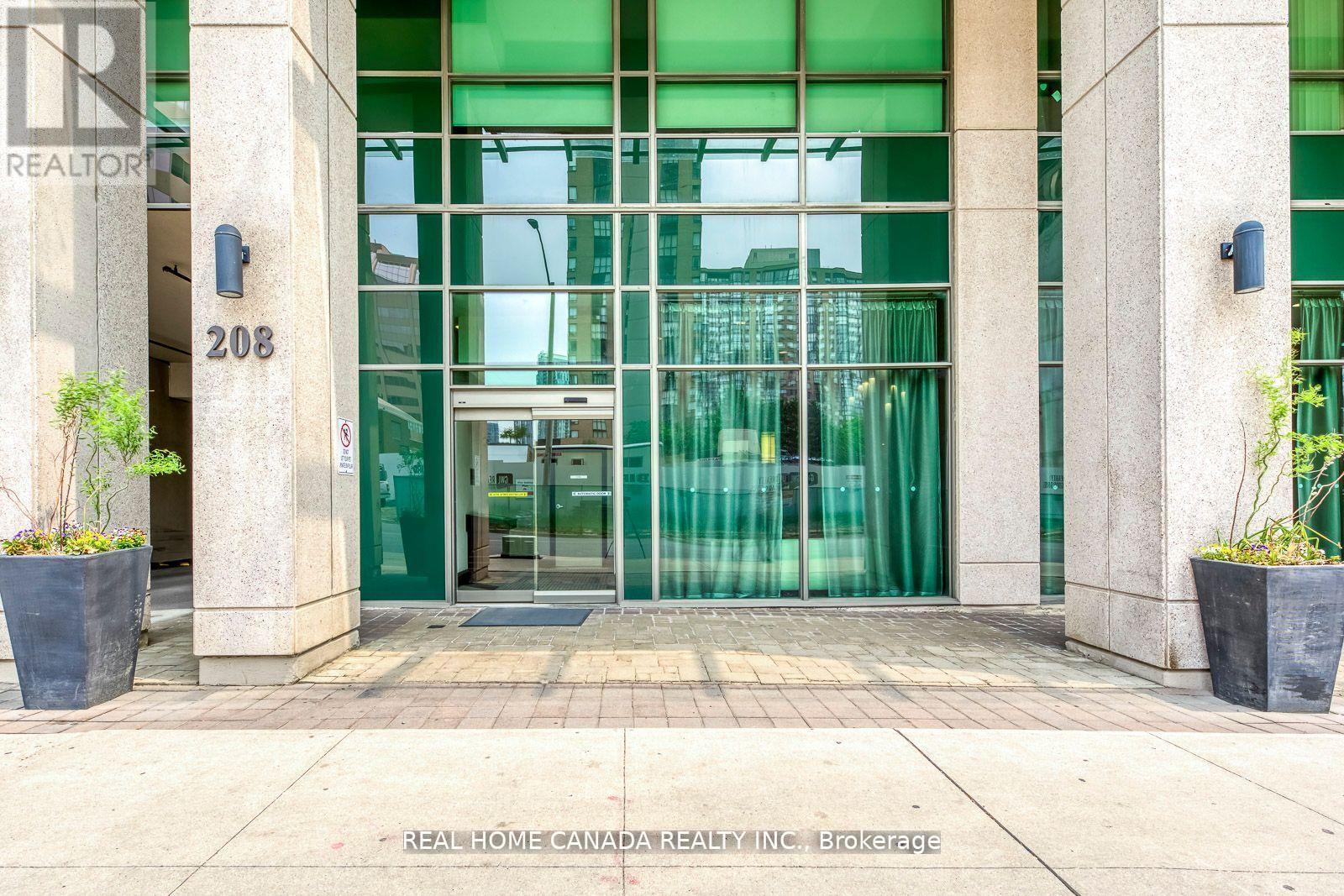 901 - 208 Enfield Place, Mississauga, Ontario  L5B 0B8 - Photo 2 - W12815500