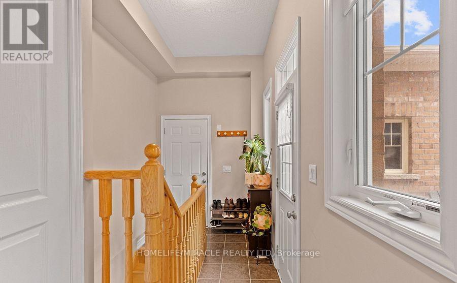 11 Thornapple Street, Brampton, Ontario  L6R 3X2 - Photo 17 - W12815542