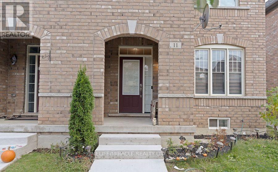 11 Thornapple Street, Brampton, Ontario  L6R 3X2 - Photo 2 - W12815542