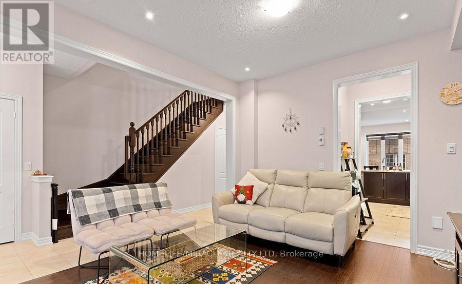 11 Thornapple Street, Brampton, Ontario  L6R 3X2 - Photo 6 - W12815542