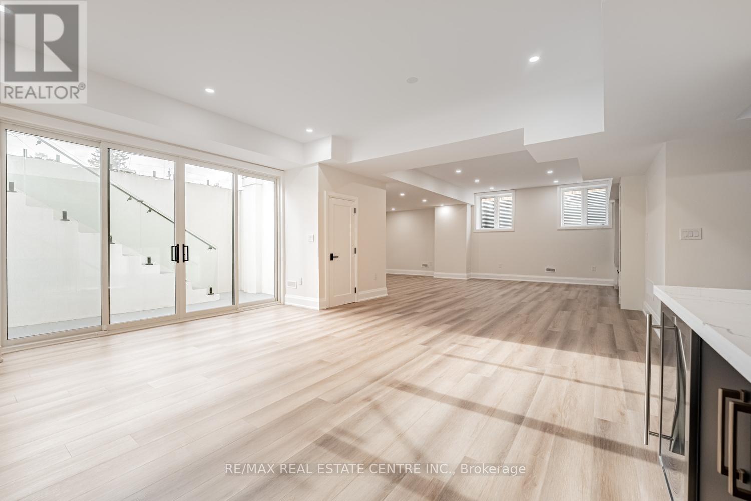 368 Weighton Drive, Oakville (Wo West), Ontario  L6K 2R4 - Photo 33 - W12815552