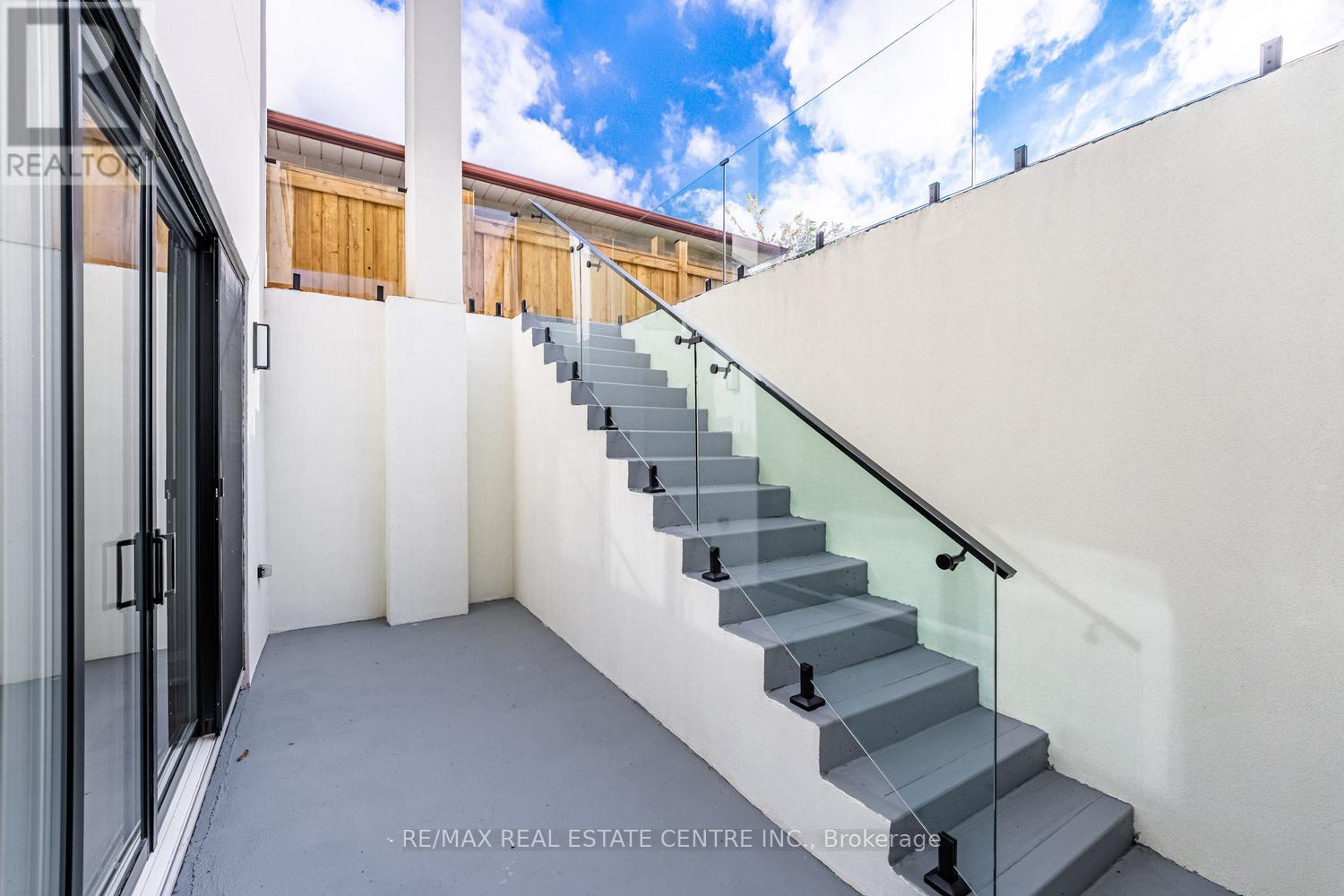 368 Weighton Drive, Oakville (Wo West), Ontario  L6K 2R4 - Photo 39 - W12815552