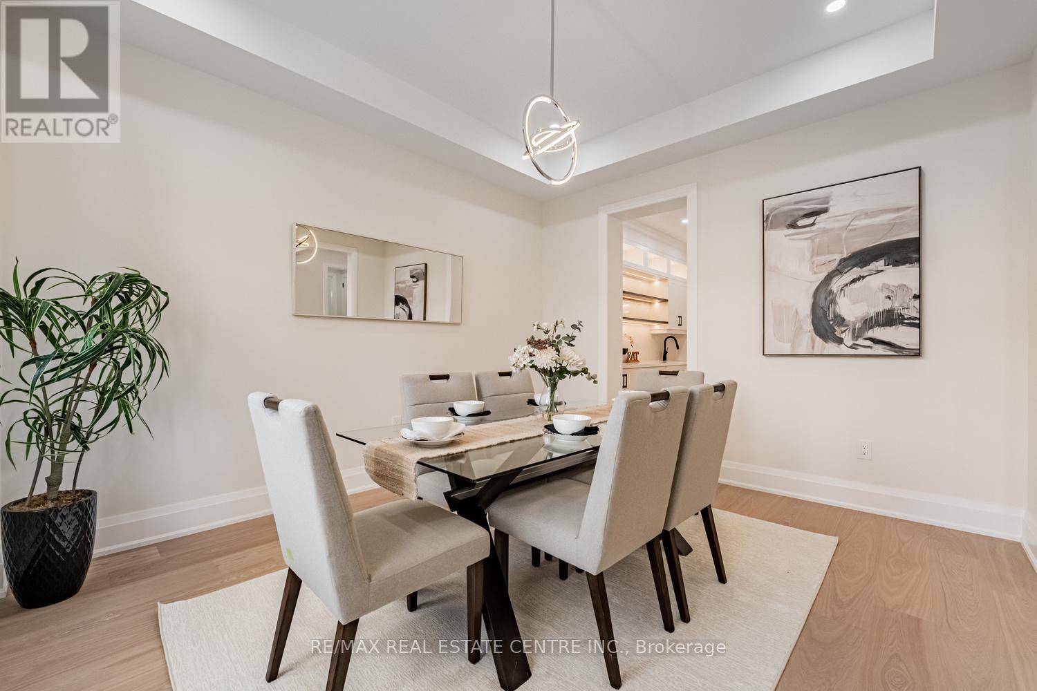 368 Weighton Drive, Oakville (Wo West), Ontario  L6K 2R4 - Photo 5 - W12815552