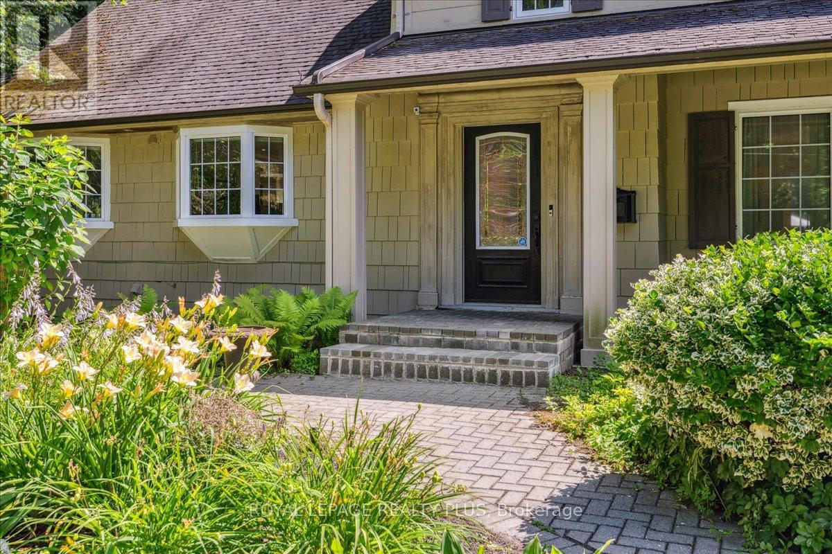 1258 Ravine Drive, Mississauga (Lorne Park), Ontario  L5J 3E4 - Photo 6 - W12815570