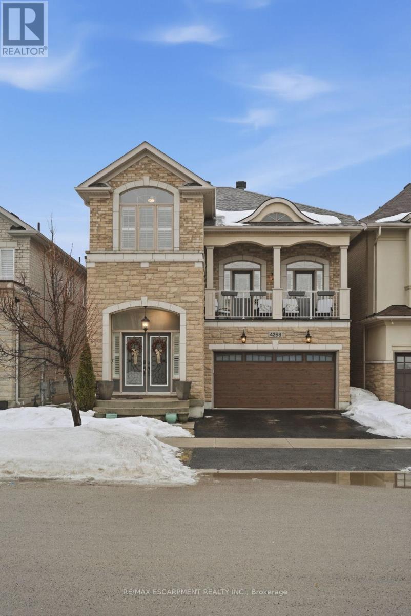 4268 Ryan Lane, Burlington (Alton), Ontario  L7M 0M3 - Photo 2 - W12815574