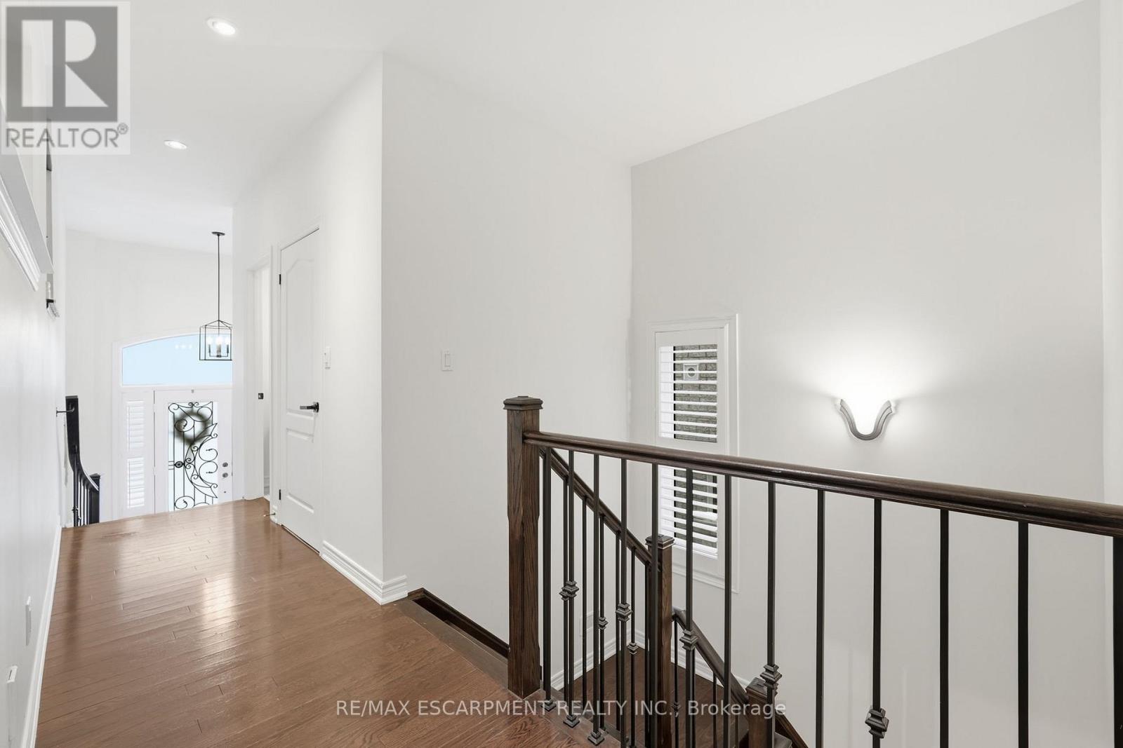 4268 Ryan Lane, Burlington (Alton), Ontario  L7M 0M3 - Photo 7 - W12815574