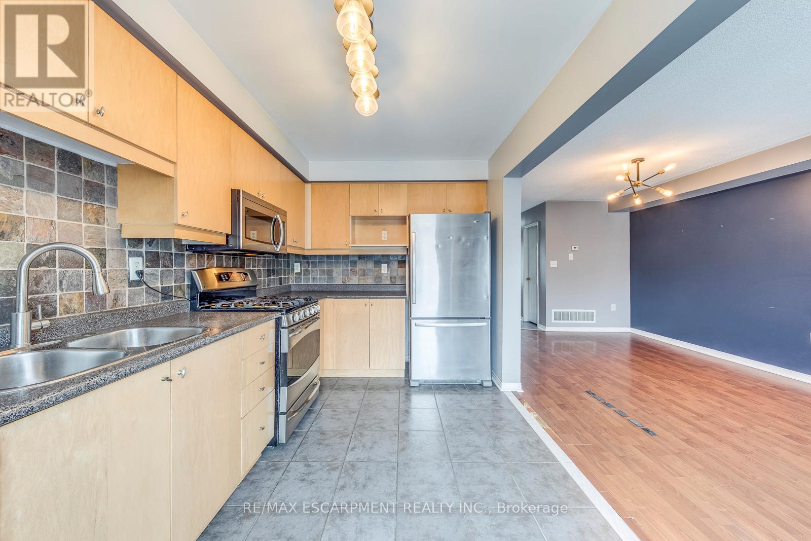 381 Kittridge Road, Oakville (Wc Wedgewood Creek), Ontario  L6H 7K6 - Photo 13 - W12815590