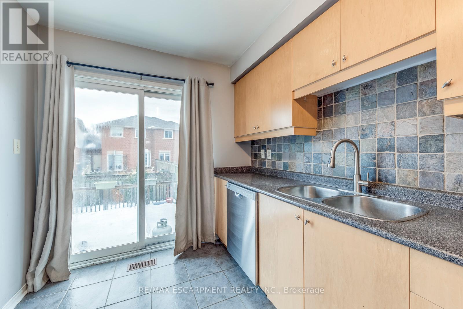 381 Kittridge Road, Oakville (Wc Wedgewood Creek), Ontario  L6H 7K6 - Photo 16 - W12815590