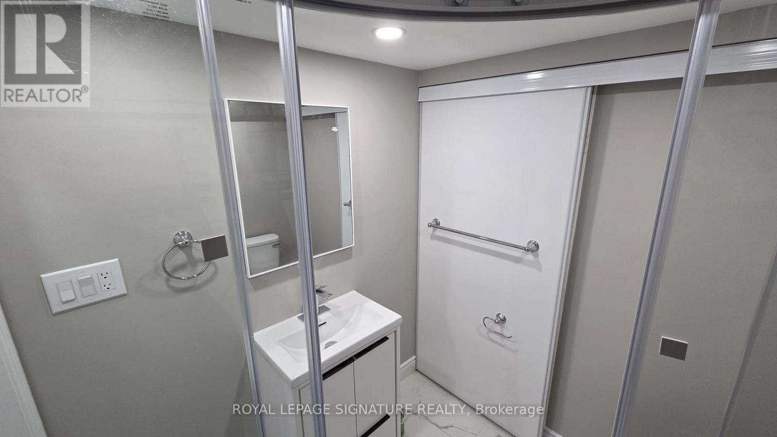 Lower Level B - 96 Highgate Drive, Hamilton, Ontario  L8J 0C2 - Photo 15 - X12815310