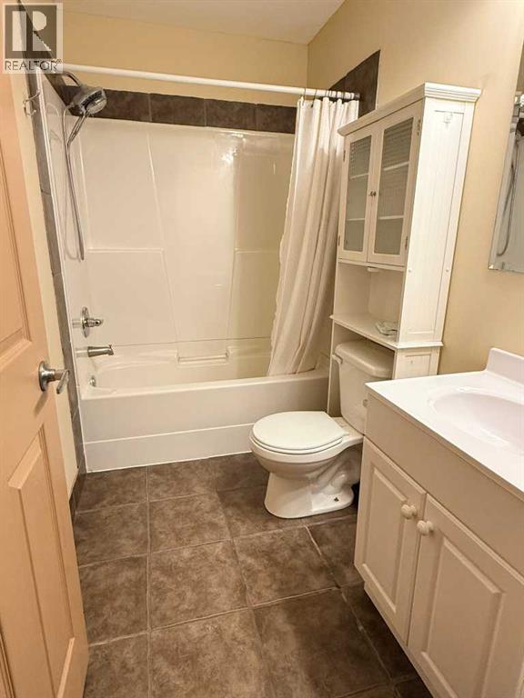 300 Tartan Circle W, Lethbridge, Alberta  T1J 0Z1 - Photo 6 - A2288411