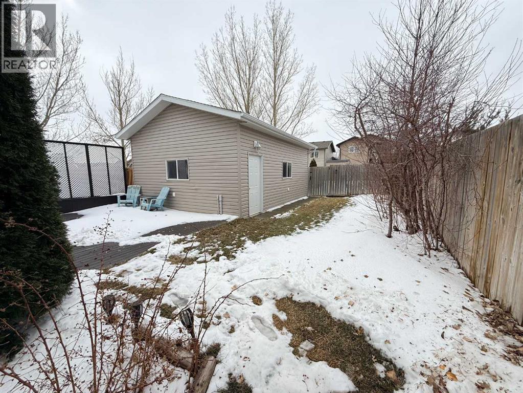 300 Tartan Circle W, Lethbridge, Alberta  T1J 0Z1 - Photo 2 - A2288411