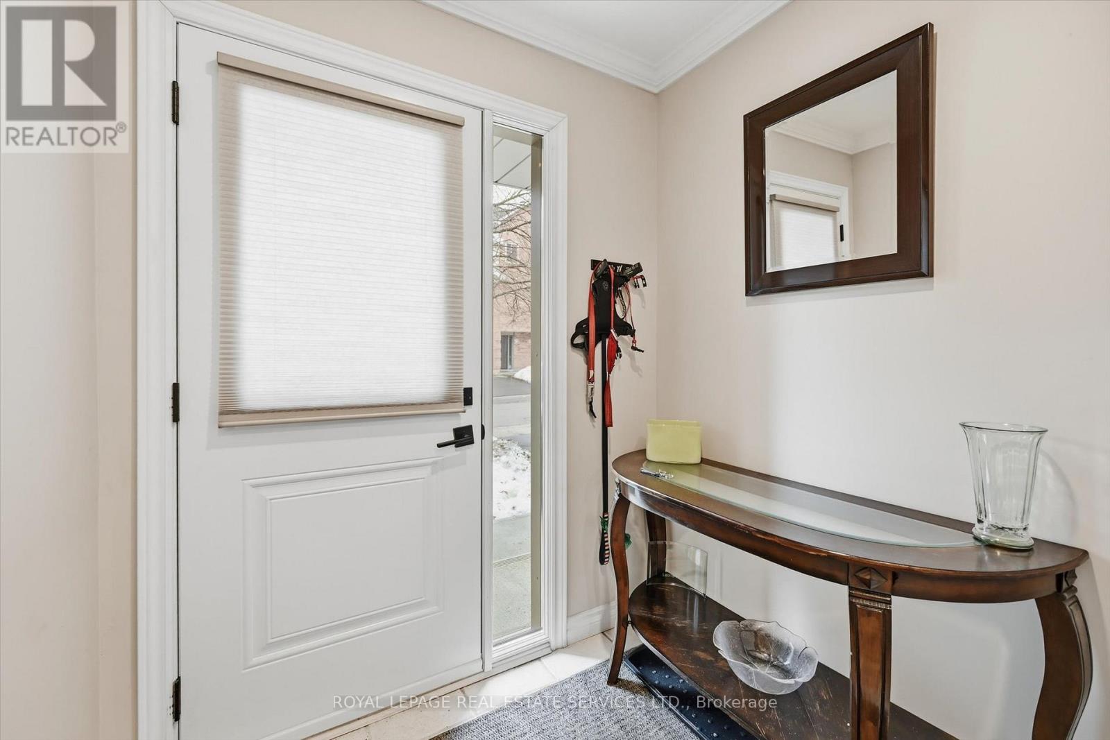 51 - 26 Moss Boulevard, Hamilton, Ontario  L9H 6W8 - Photo 5 - X12815390