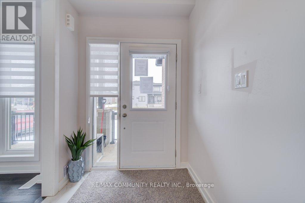 55 Tulip Crescent, Norfolk (Simcoe), Ontario  N3Y 0G9 - Photo 3 - X12815402