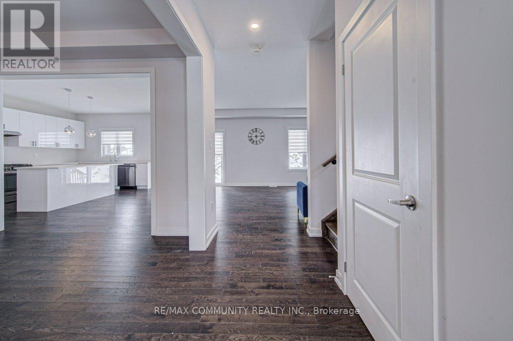 55 Tulip Crescent, Norfolk (Simcoe), Ontario  N3Y 0G9 - Photo 8 - X12815402