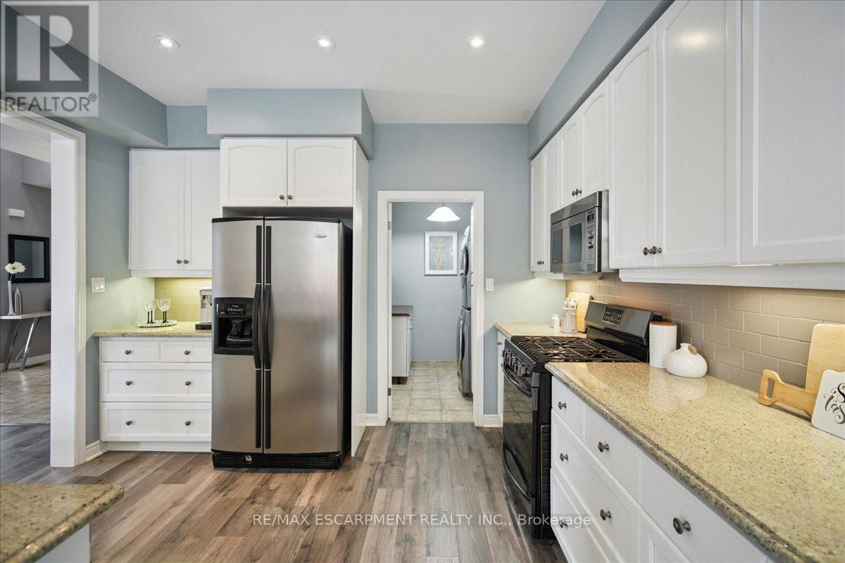 105 Oakhaven Place, Hamilton, Ontario  L9K 0B6 - Photo 18 - X12815486