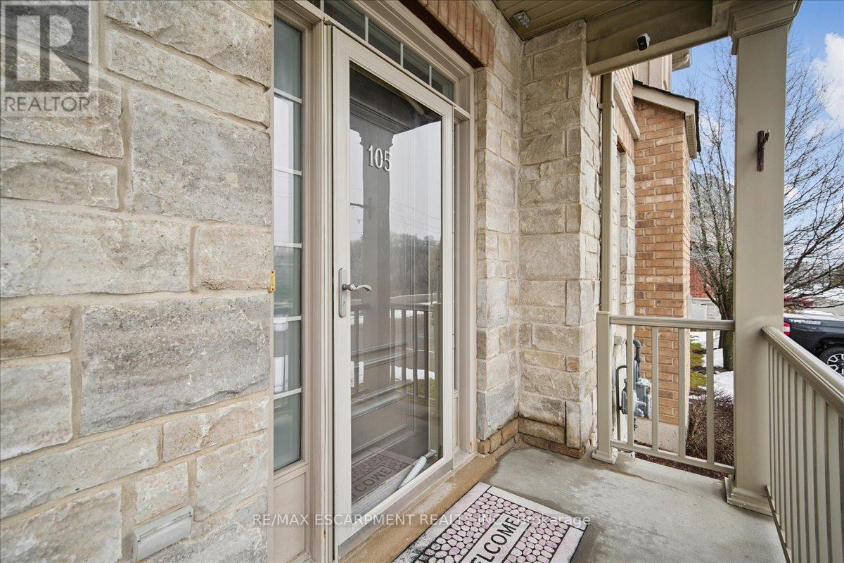 105 Oakhaven Place, Hamilton, Ontario  L9K 0B6 - Photo 4 - X12815486