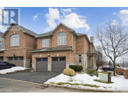 105 OAKHAVEN PLACE, Hamilton, Ontario