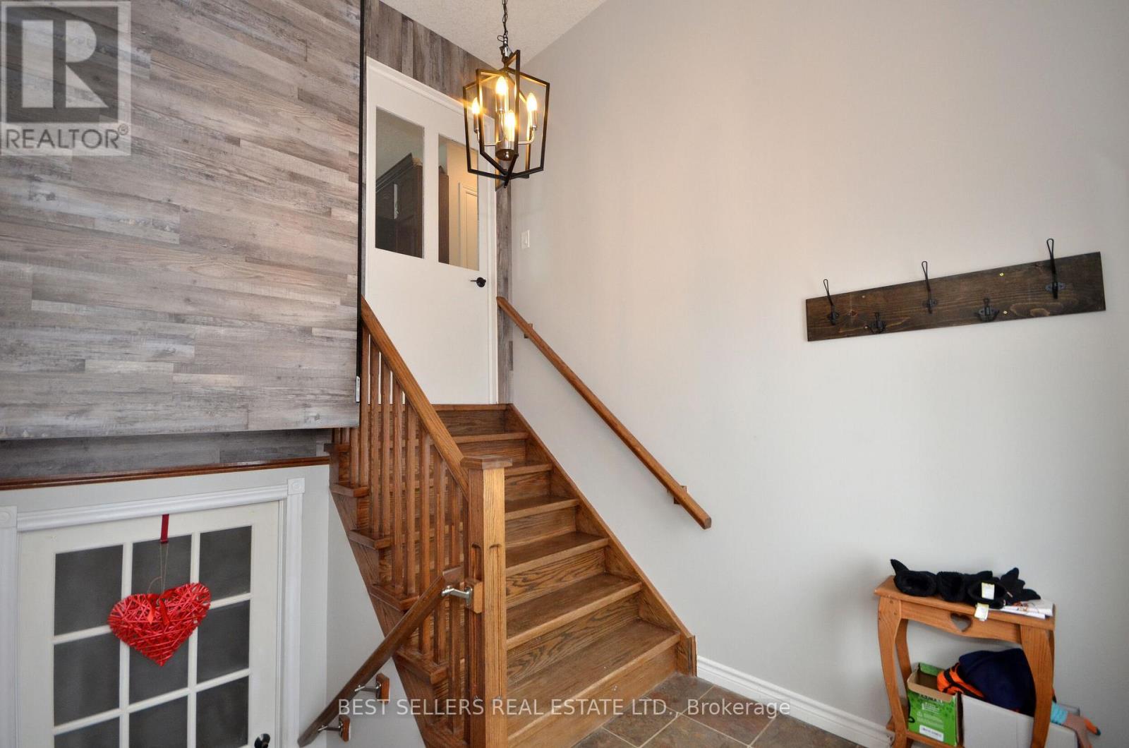 160 Elora Street W, Mapleton, Ontario  N0G 2K0 - Photo 6 - X12815544