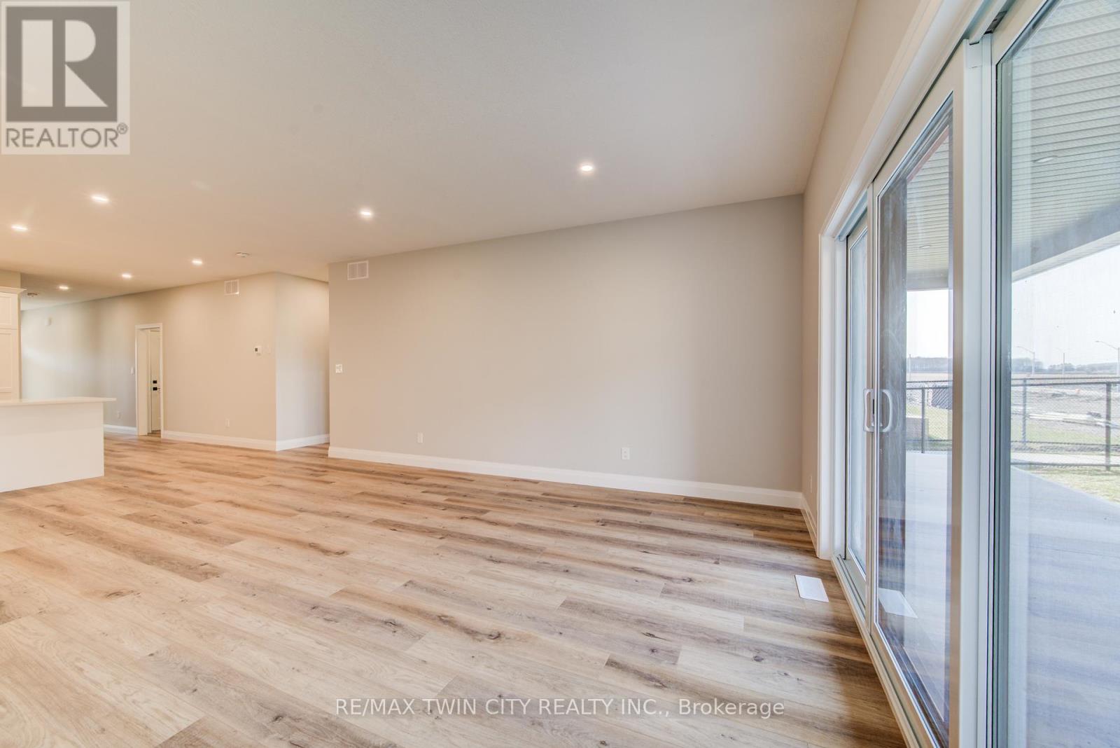 Lot 7 South Parkwood Boulevard, Woolwich, Ontario  N3B 0E6 - Photo 19 - X12815560