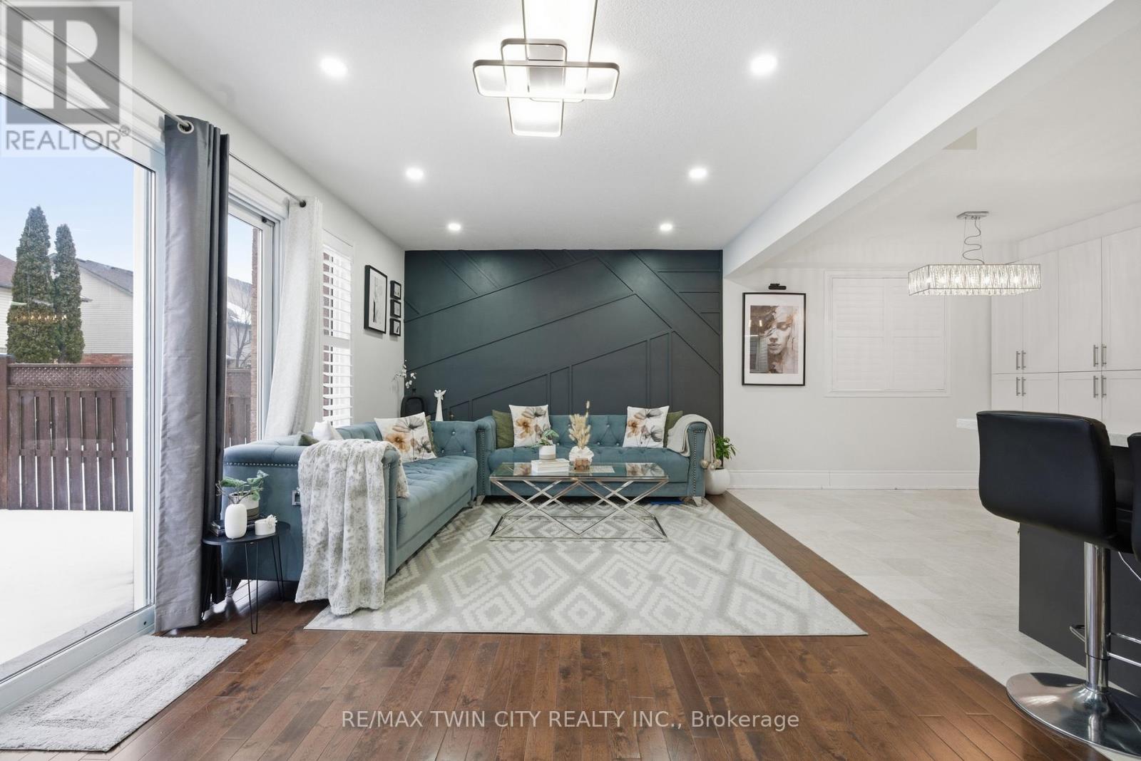 67 Bridlewreath Street, Kitchener, Ontario  N2E 3V5 - Photo 5 - X12815632